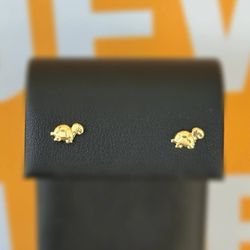 Jewelry 10k solid yellow gold turtle  stud earring’s