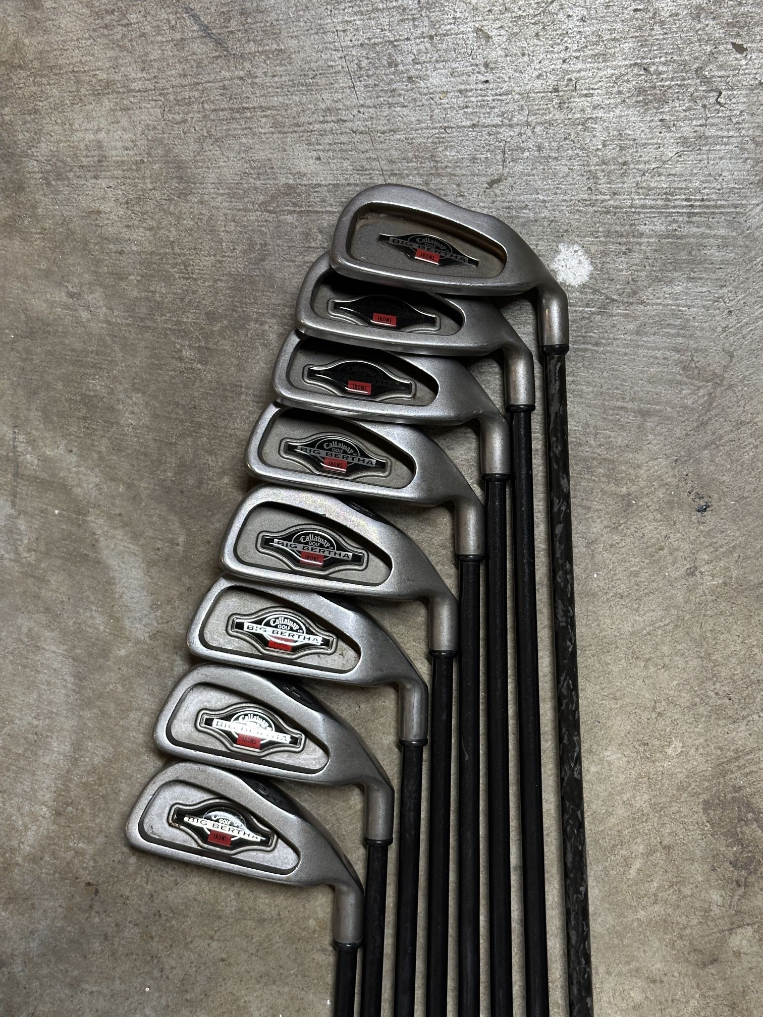 Callaway: Big Bertha Iron Set W/ Gold Pride Tour Iron Grips