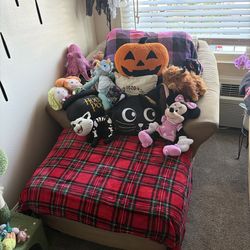 Chaise lounge with pillow