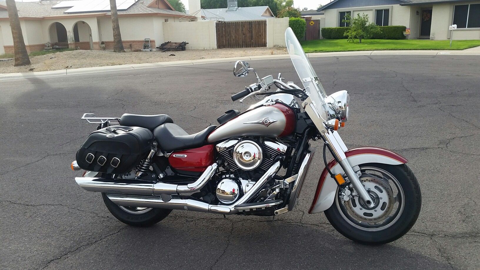 Kawasaki Vulcan 1600 motorcycle. 10K miles.