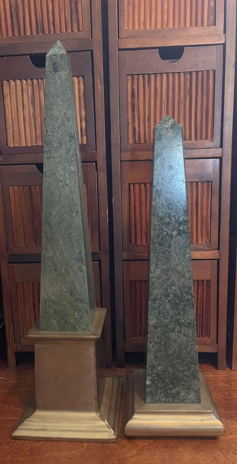 Belisk  Pointed Pillars Home Decor