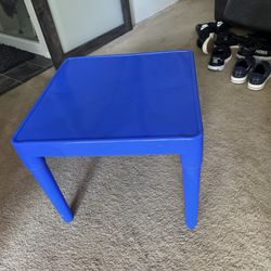 Kids plastic table