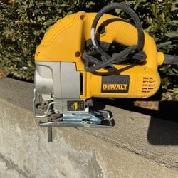 DeWalt 5.5 amps Corded Variable Speed Orbital Jig Saw