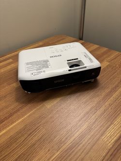 Epson EX3260 Projector with Case, Remote and Cables