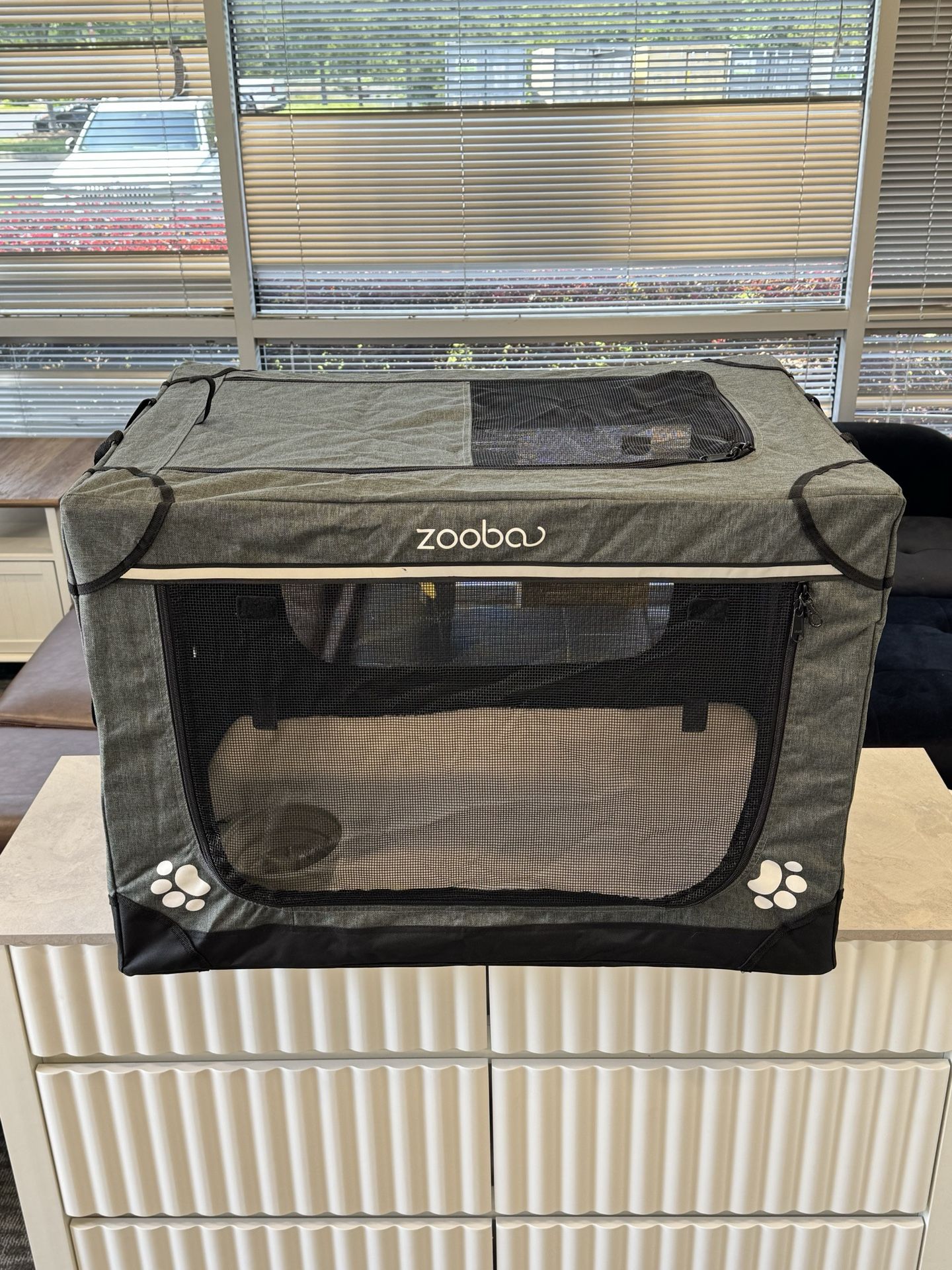 🔥Special Price🔥 Brand New, 30” Foldable Pet Travel Crate featuring 3 Zippered Doors and Breathable Mesh Panels. Lightweight and portable, it include