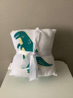 2 pack T-Rex & Dinosaur Throw