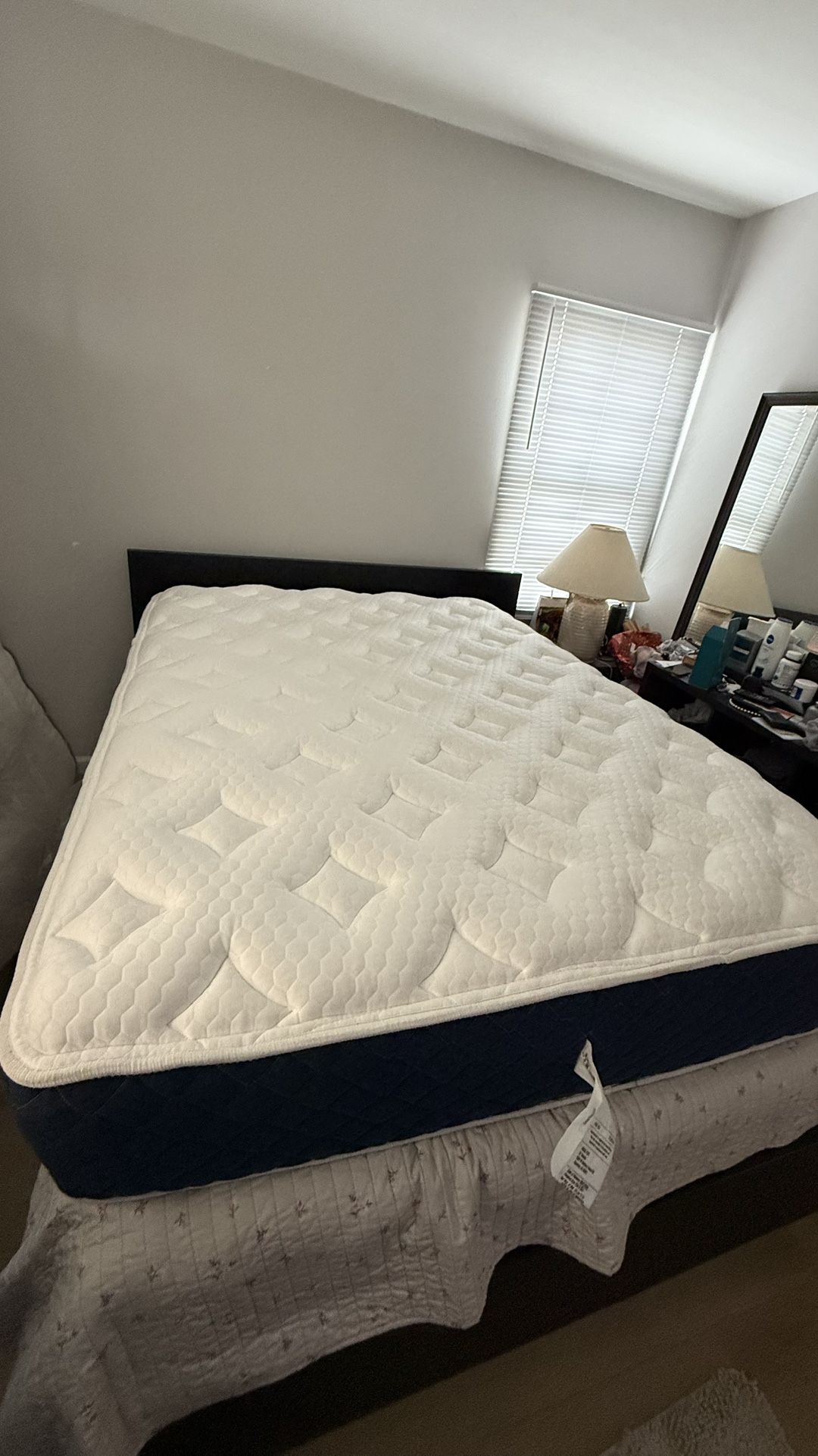 Queen size mattress Brand Brooklyn Bedding