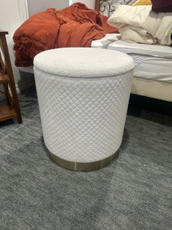 White circular ottoman