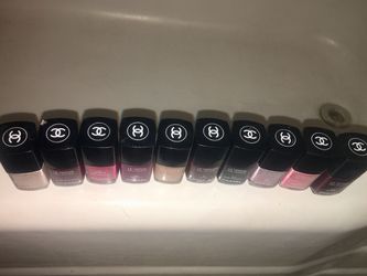 Chanel Lot of barely used Chanel nail polishes -ten total. Colors : lilac  sky 210, miss pink 157, wonderland 339, organdy 165, le vernis, fantastic
