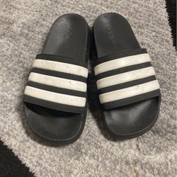 Kids Adidas Sandal Size 5