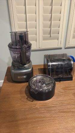 Cuisinart Food Processor (Like New!)