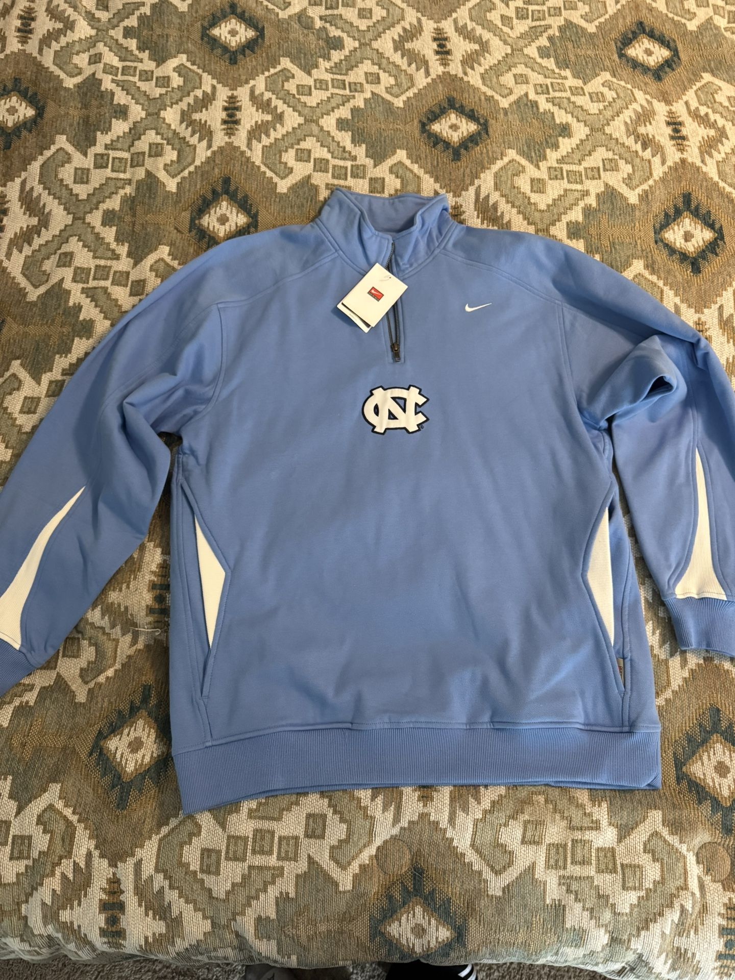 Nike North Carolina Tar Heels Men’s 1/4 Zip Sweater - (Carolina Blue & White), Size Medium