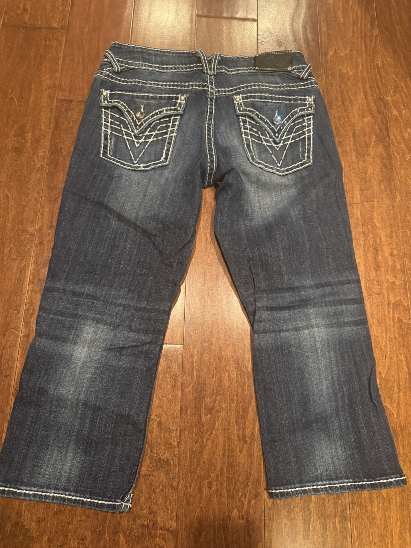 Woman’s Vigoss The New York Capri Pants Shipping Available