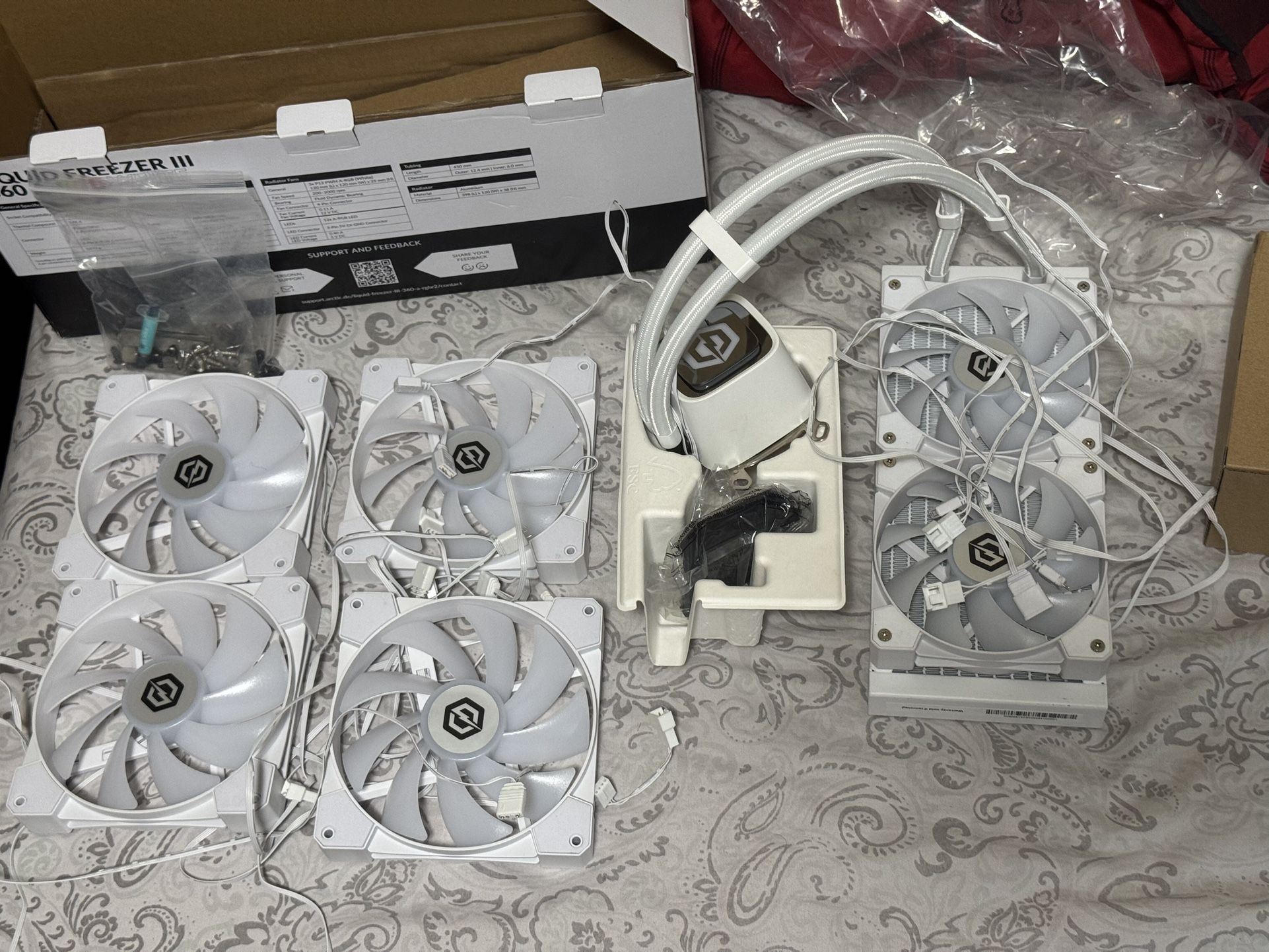 DeepCool 240mm Liquid Cooler + 4 Extra Fans