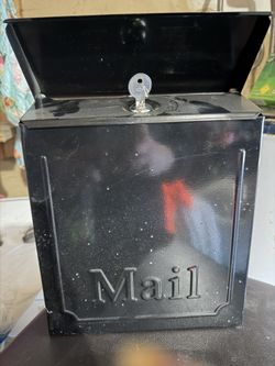 Locking Mailbox W/2 Keys