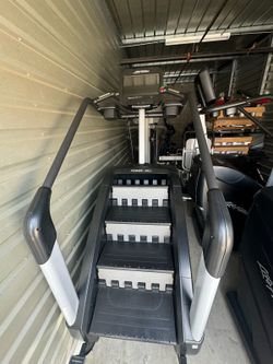 LIFE FITNESS STEPMILL