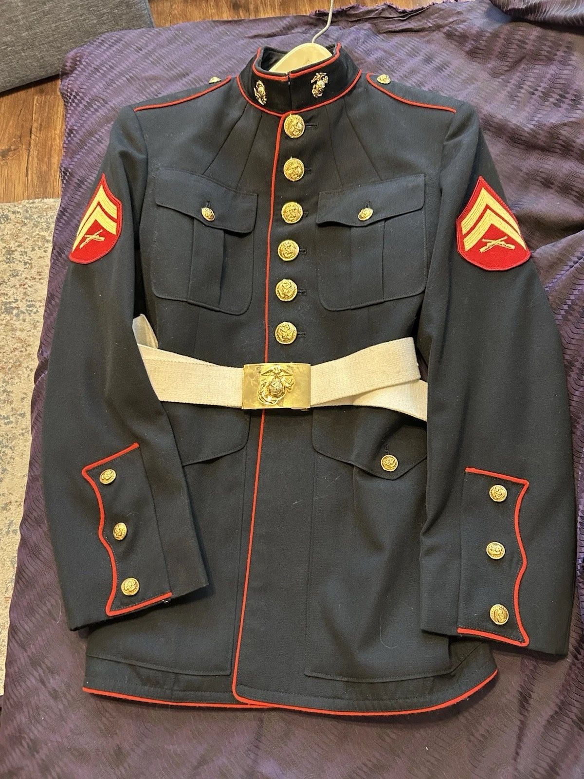 US Marines USMC Enlisted Dress Blue Male Jacket/Coat Size 40 XS Pins Belt Buckle