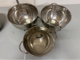 3 stainless steel colanders