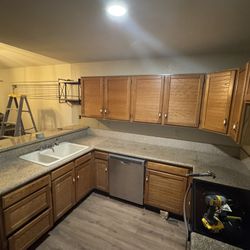 Kitchen Cabinets And Stove 
