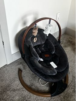 Baby Swing w/ Remote Included