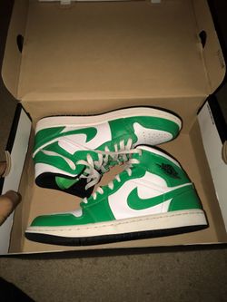 Jordan 1 mid
