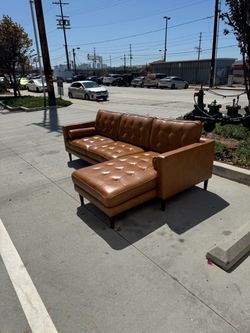 FREE DELIVERY‼️ MCM Simon Li Harstine leather sectional with right chaise ( Retails for $1,600)