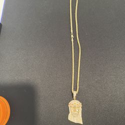 Jesus Pendant And Chain 