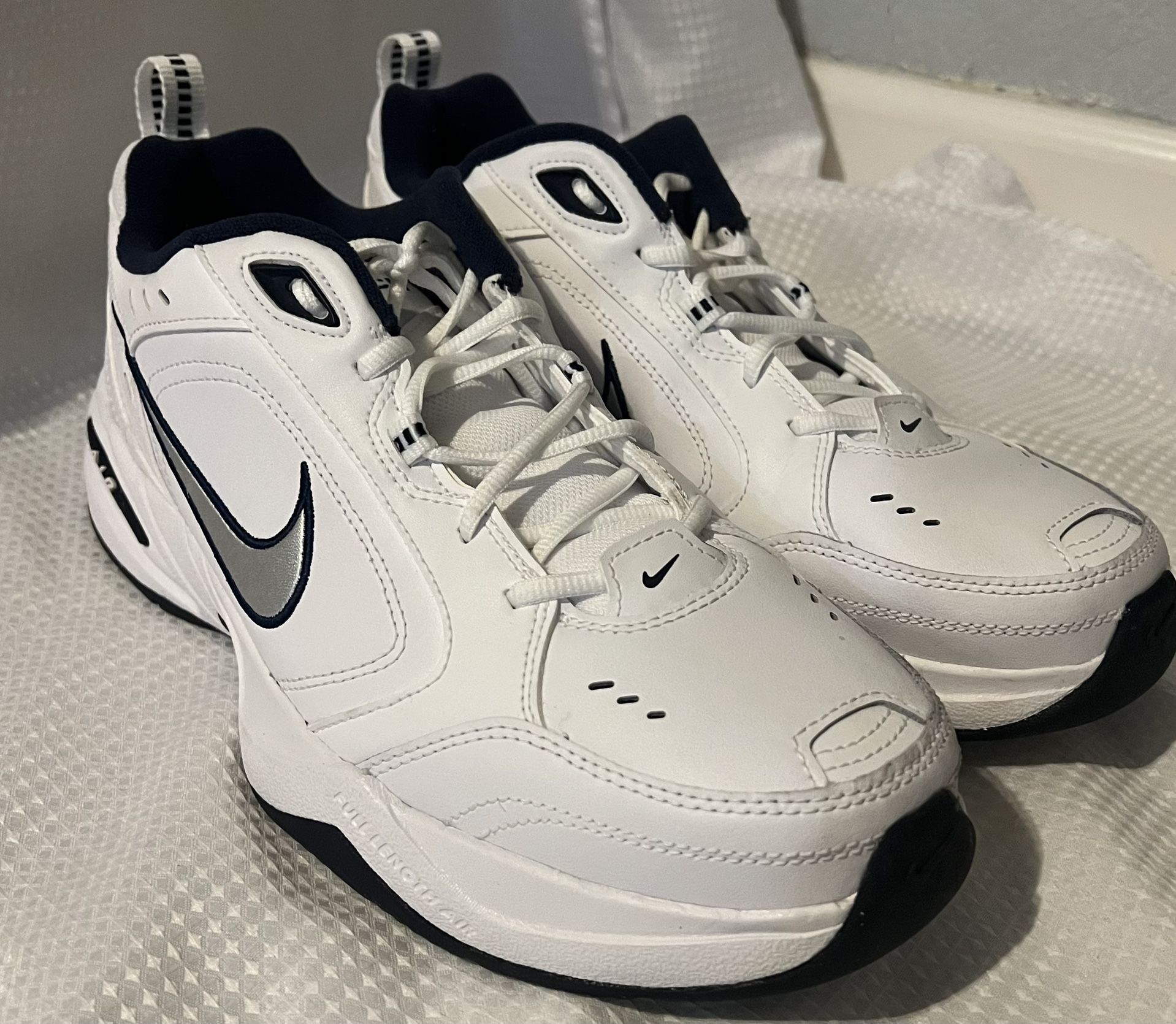 Nike Air Monarch