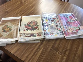 PLASTIC TABLE COVERS