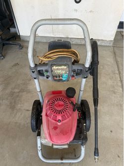 Homelite pressure washer 2700 psi 2.3 GBM 5.5 hp in good condition