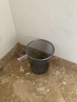 HOUSE  TRASH   BASKET - METAL MESH
