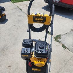 DEWALT
3400 PSI 2.5 GPM Gas Cold Water Pressure Washer with DeWalt 210 Engine Ya Se Provo