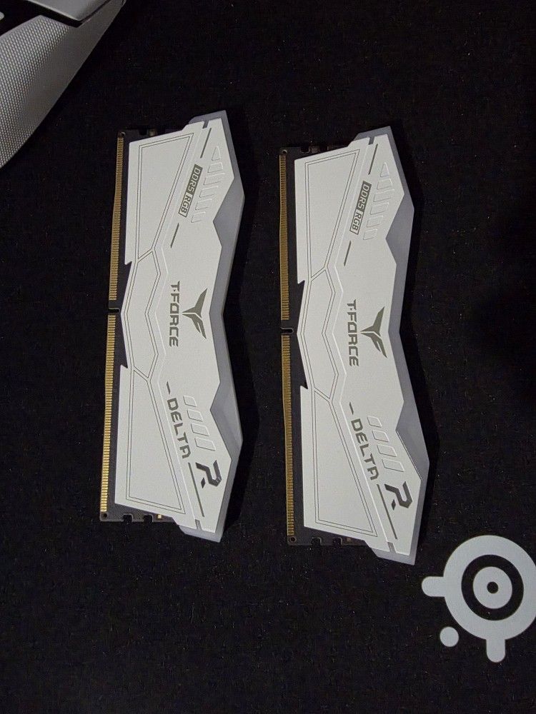 TForce Delta DDR5 5200 32GB