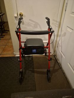 Rollator rolling walker/seat & storage