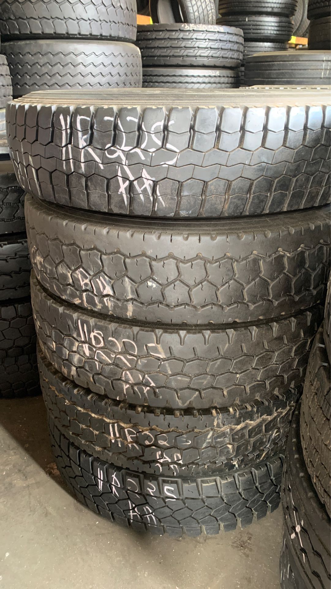 Used tires 11R22.50