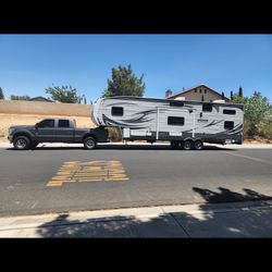 2014 Palomino 35’ 5th Wheel
