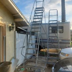 Rolling Ladder  16 Steps Perfect Condition 475.00