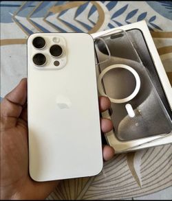 iPhone 15 pro max Unlocked / Liberado 😃