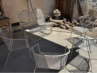 PRETTY WROUGHT IRON PATIO SET
