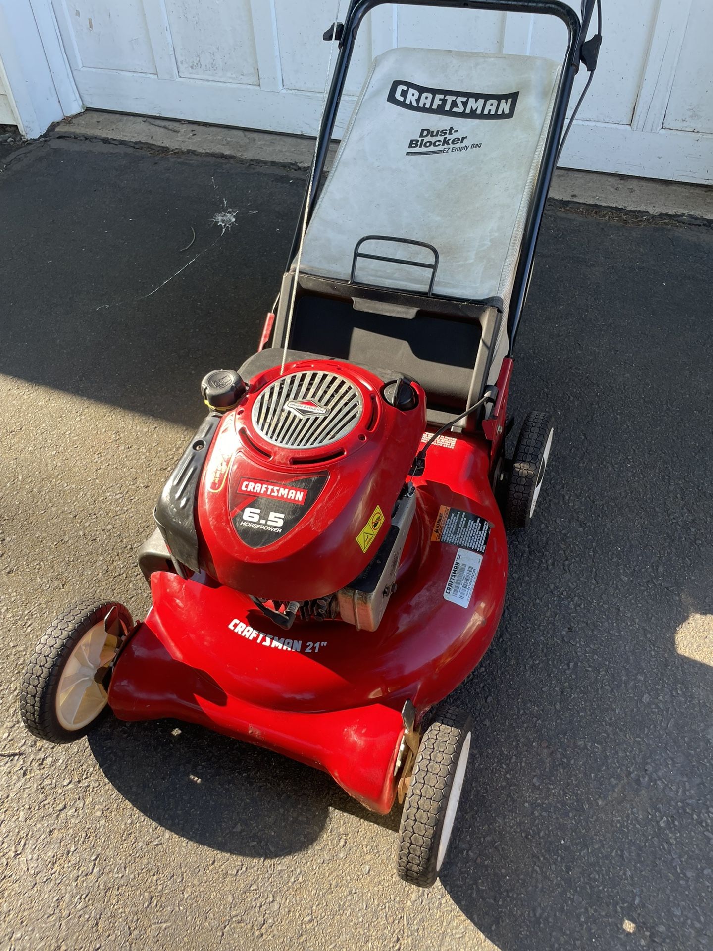 Craftsman 21” Manual Push Lawn Mower With Bag