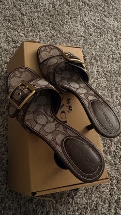 Margot Coach heels