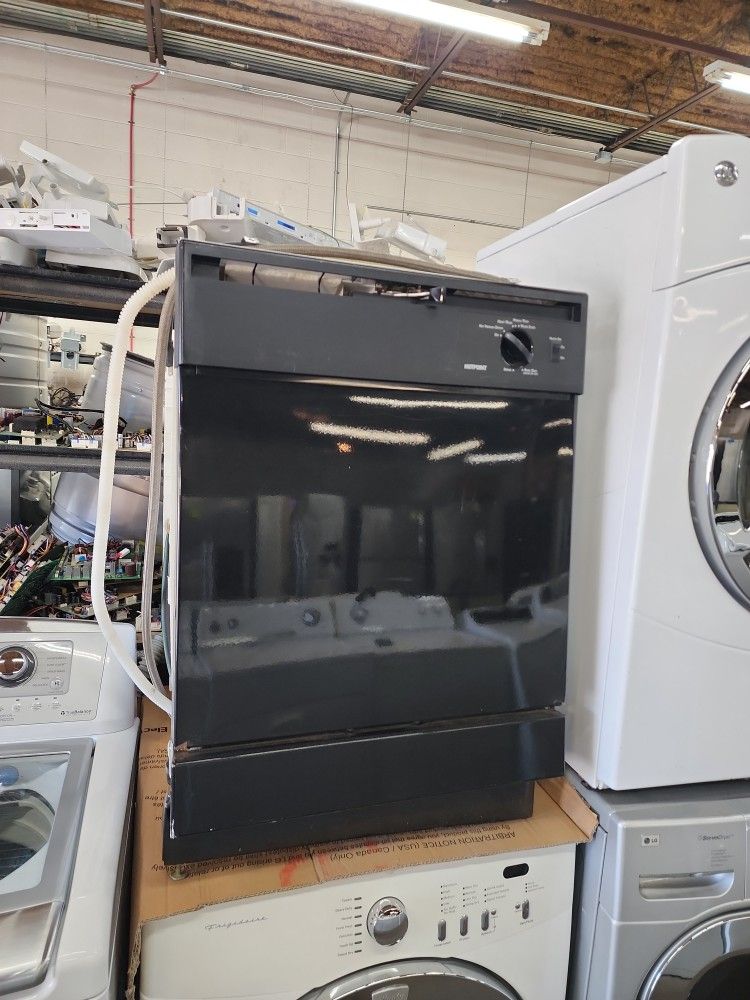 Hotpoint Standard Size Dishwasher