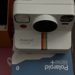 Polaroid Now + Instant Polaroid Camera 