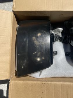 07 Chevy Tahoe Tinted Headlight 