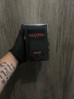 VALENTINO UOMA