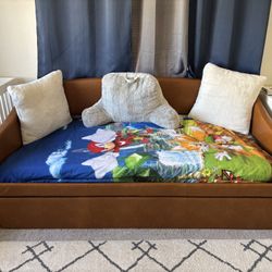 Day Bed Frame only, FREE