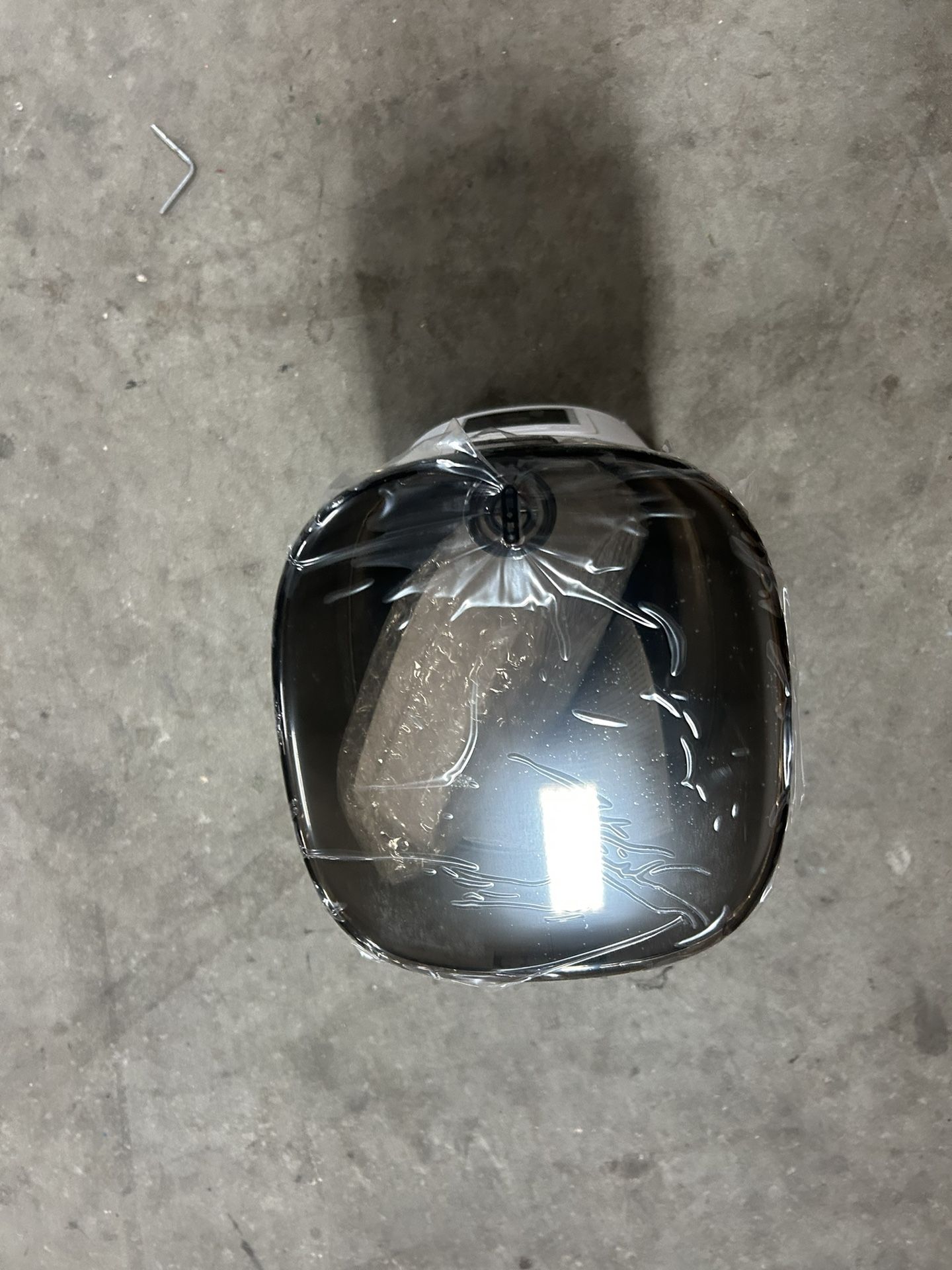 BRAND New Pet feeder