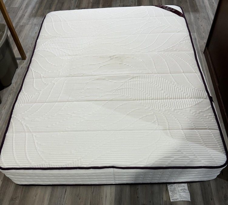 Awara Natural Hybrid Mattress Queen Like New