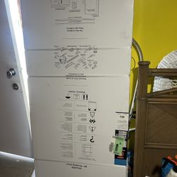 Delta WILDER 36" Pivoting Door 