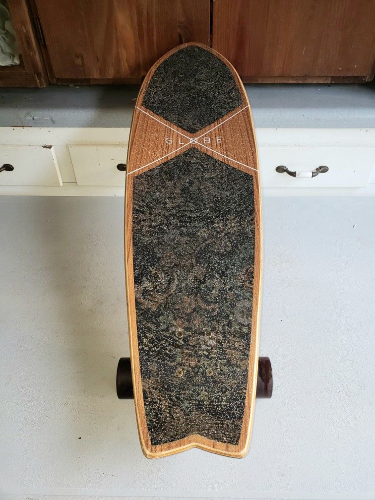 Globe Chromantic Teak 33" complete longboard.
